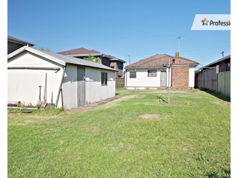 121 King Road, Fairfield West NSW 2165