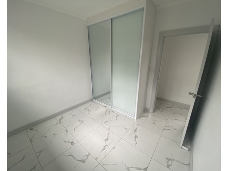 2/11 Ellis Parade, Yennora NSW 2161