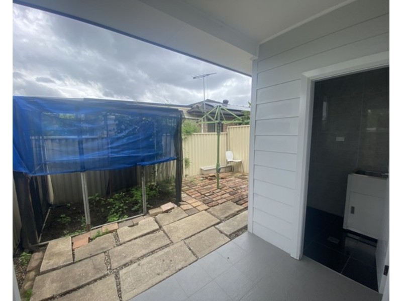 2/11 Ellis Parade, Yennora NSW 2161