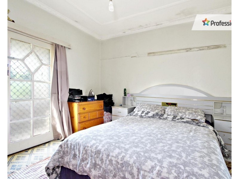 16 Cunninghame Street, Fairfield NSW 2165