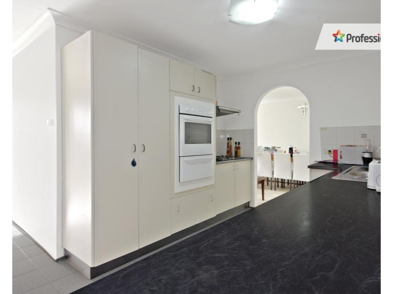 20 Glenfern Crescent, Bossley Park NSW 2176