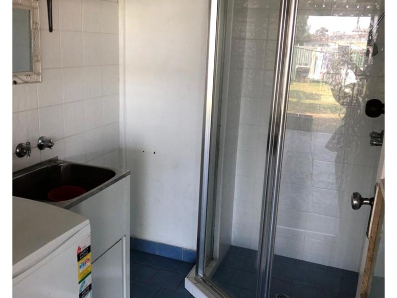 8 Benelong Avenue, Smithfield NSW 2164