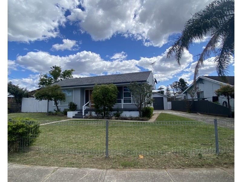 28 Hemingway Crescent, Fairfield NSW 2165