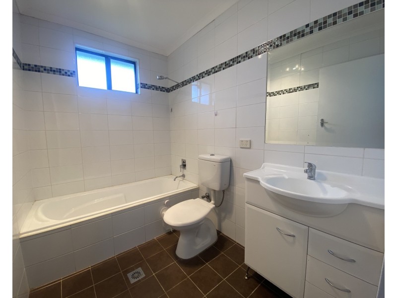 28 Hemingway Crescent, Fairfield NSW 2165