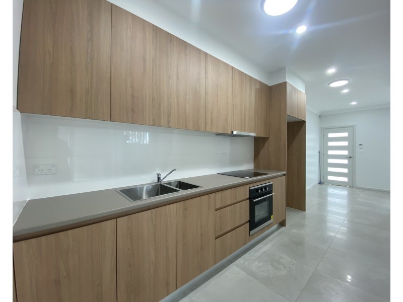 32A Curran Street, Prairiewood NSW 2176