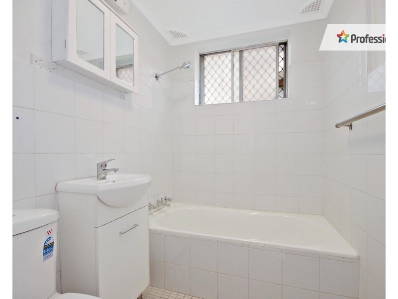 6/192 Sandal Crescent, Carramar NSW 2163