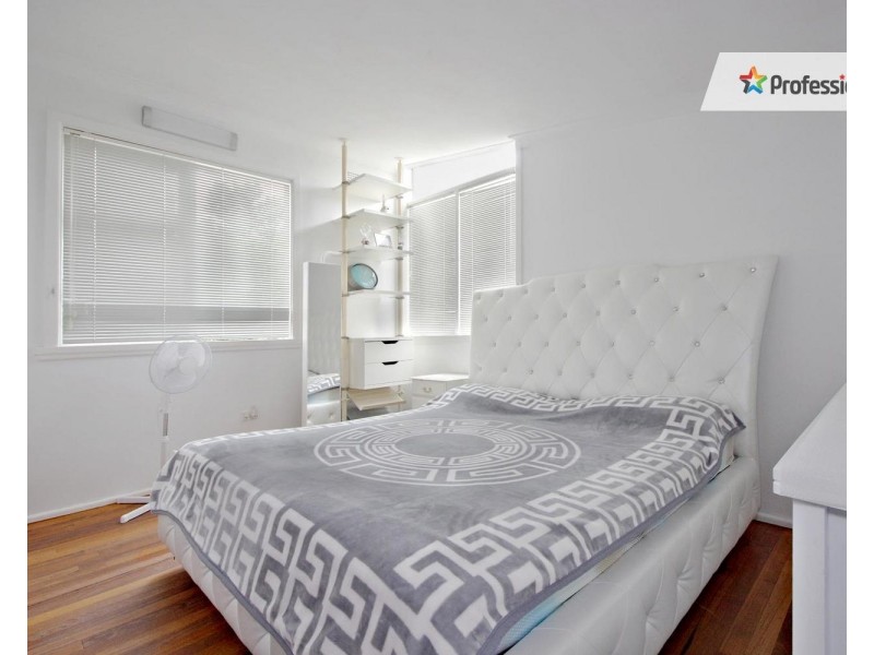 8 Wray Street, Fairfield Heights NSW 2165