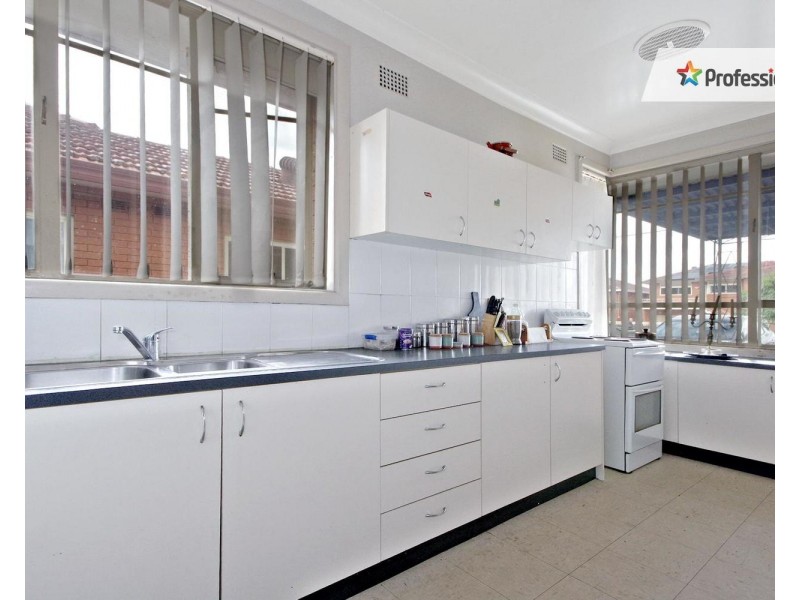 82 Neville Street, Smithfield NSW 2164