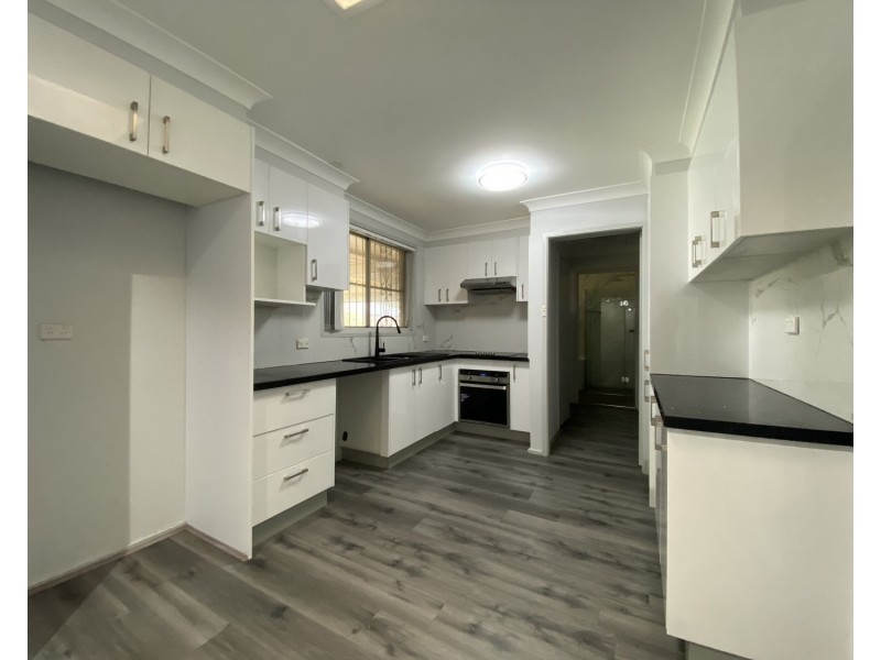 3 Guthega Place, Bossley Park NSW 2176