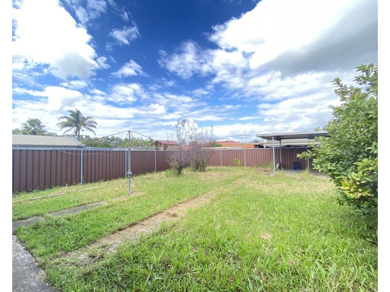3 Guthega Place, Bossley Park NSW 2176