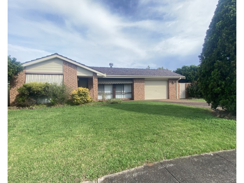 44 Dalpra Crescent, Bossley Park NSW 2176