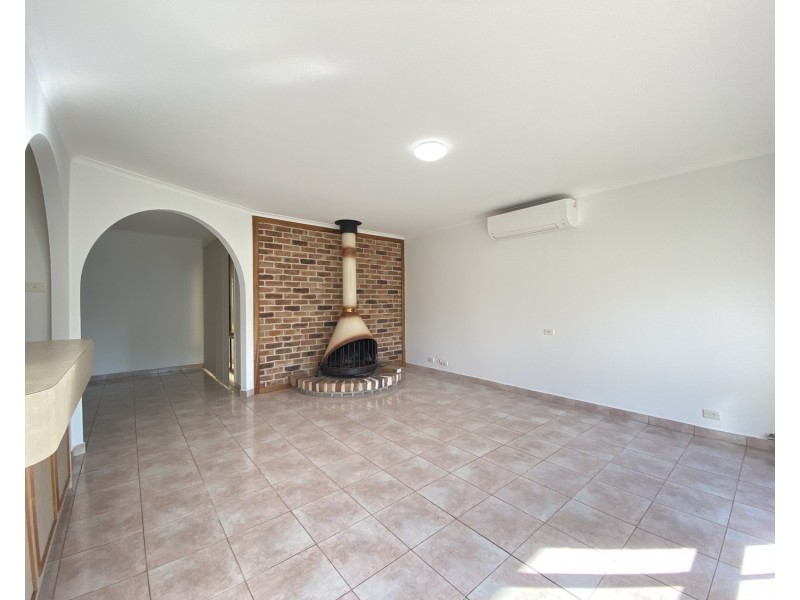 44 Dalpra Crescent, Bossley Park NSW 2176