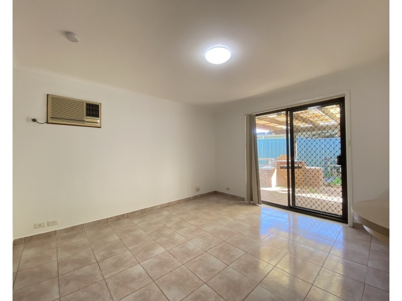 44 Dalpra Crescent, Bossley Park NSW 2176