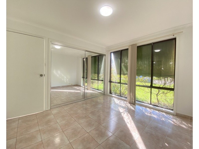 44 Dalpra Crescent, Bossley Park NSW 2176