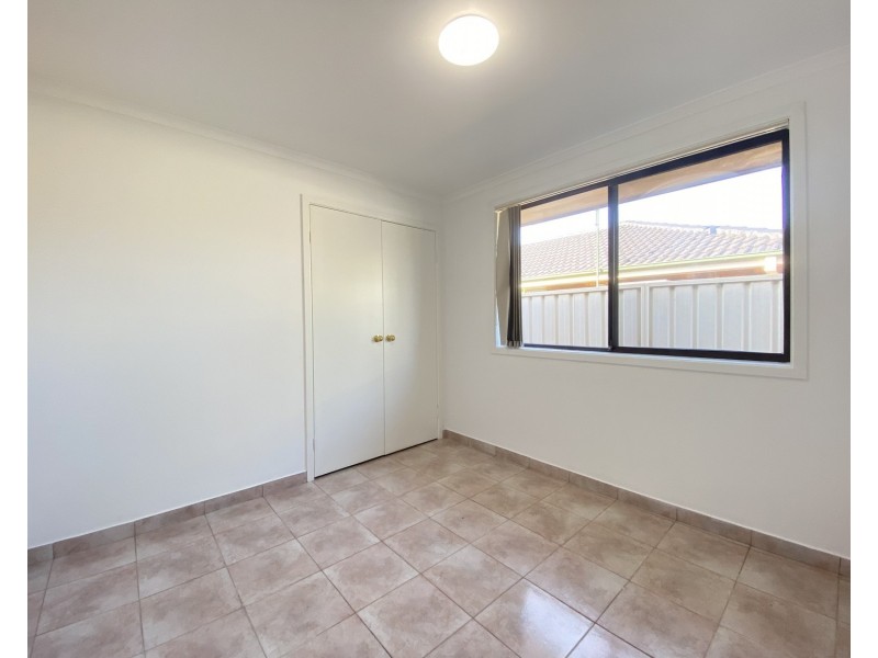 44 Dalpra Crescent, Bossley Park NSW 2176