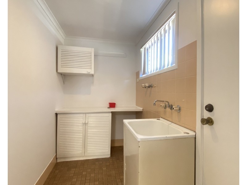 44 Dalpra Crescent, Bossley Park NSW 2176