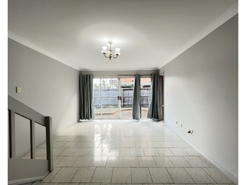 1/56 Harris Street, Fairfield NSW 2165