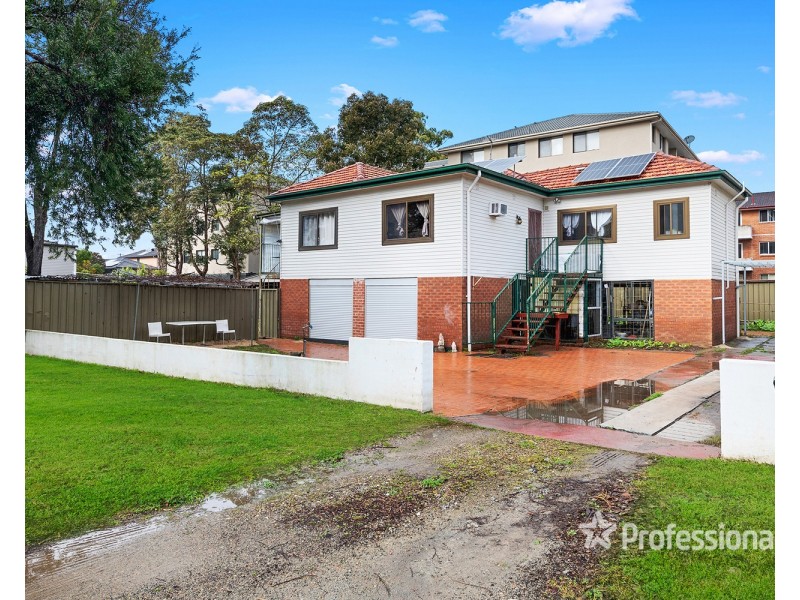 4 Artie Street, Carramar NSW 2163
