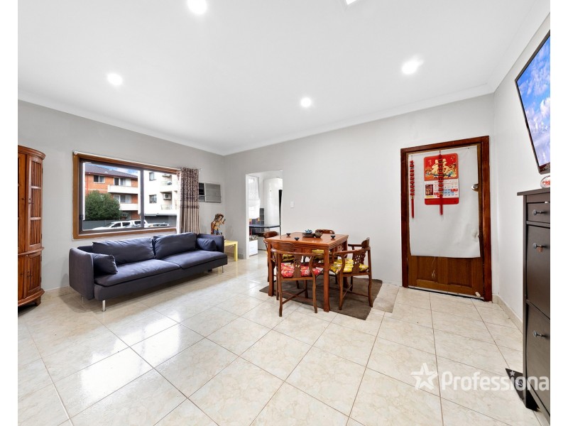 4 Artie Street, Carramar NSW 2163