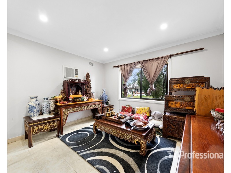 4 Artie Street, Carramar NSW 2163