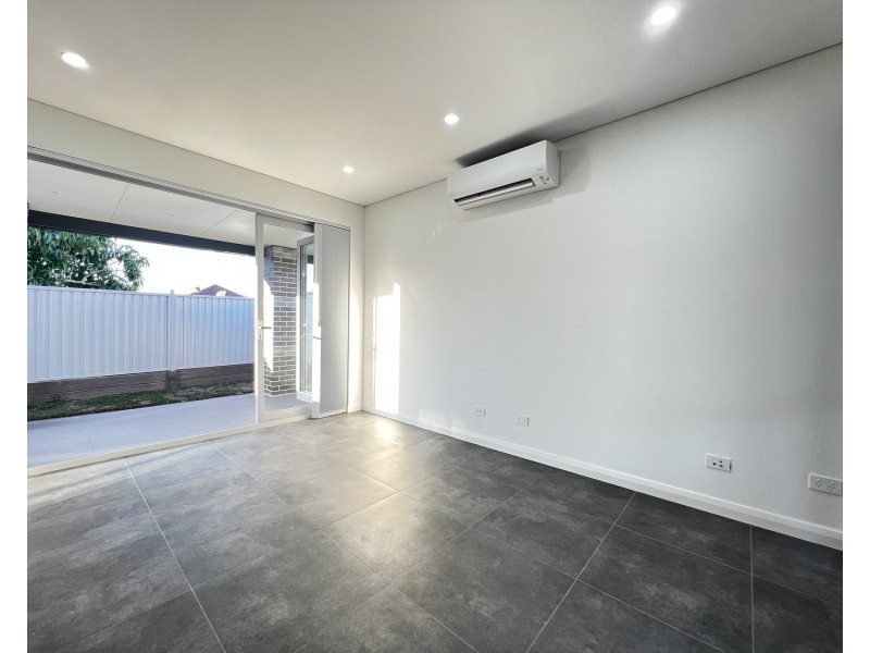 17A Rowley Street, Smithfield NSW 2164