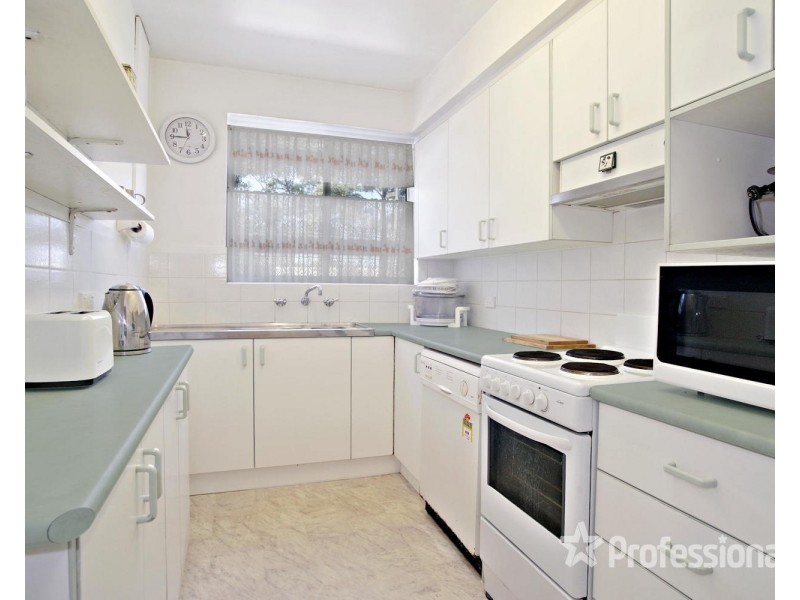 2/127 The Crescent, Fairfield NSW 2165