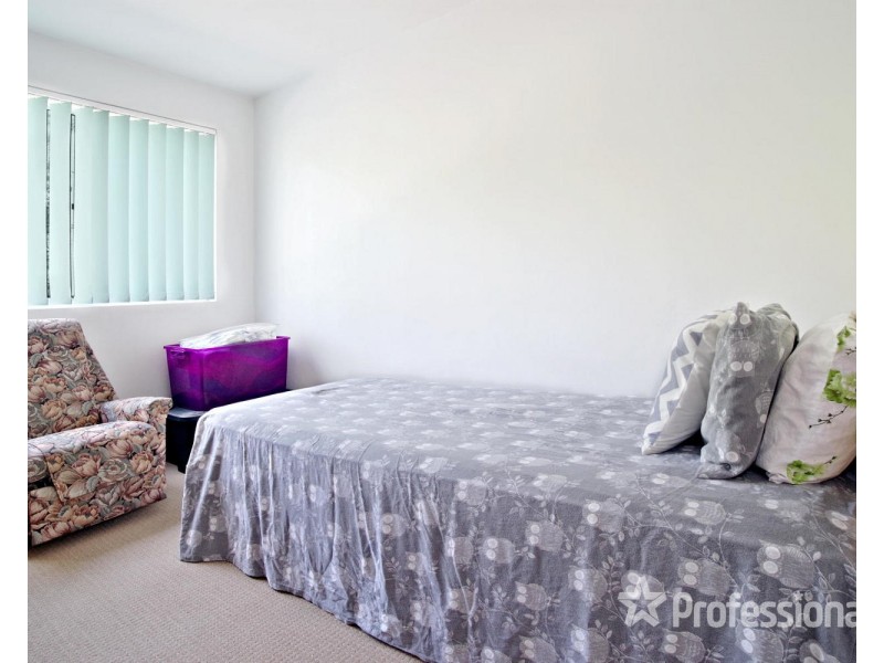 2/127 The Crescent, Fairfield NSW 2165