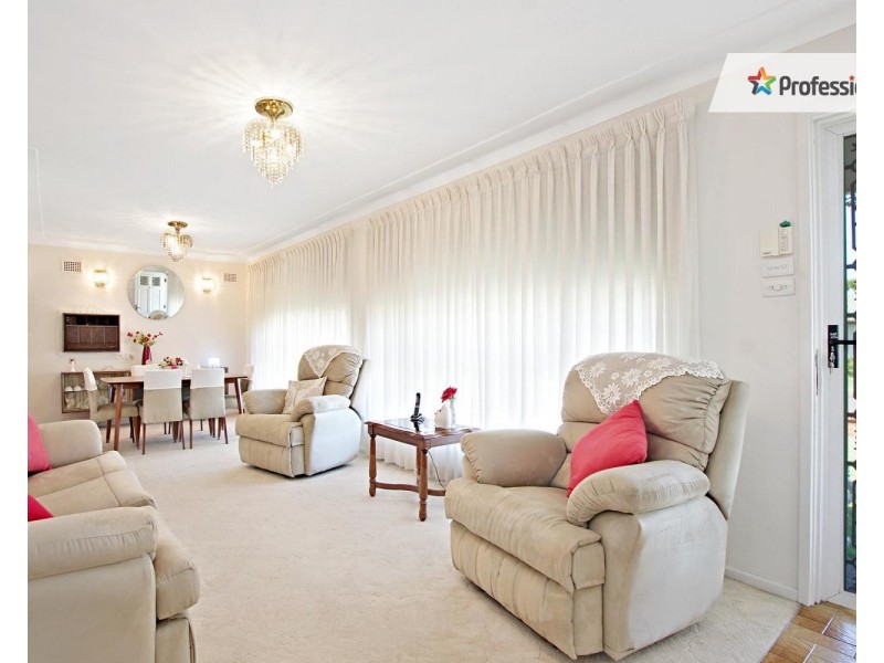 21 Hemingway Crescent, Fairfield NSW 2165