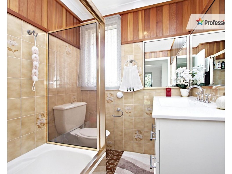 21 Hemingway Crescent, Fairfield NSW 2165