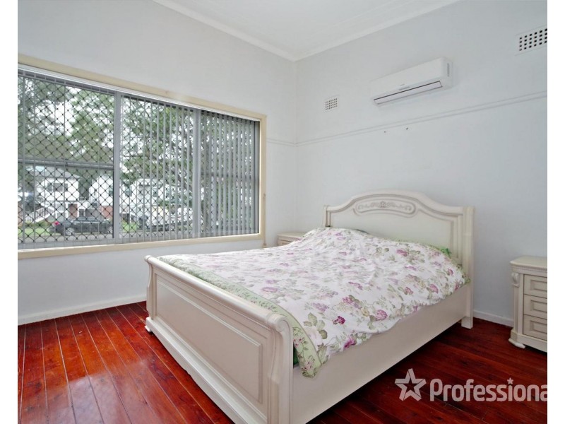 61 Waterside Crescent, Carramar NSW 2163