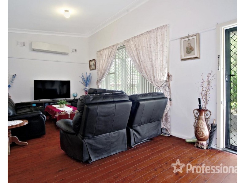 61 Waterside Crescent, Carramar NSW 2163