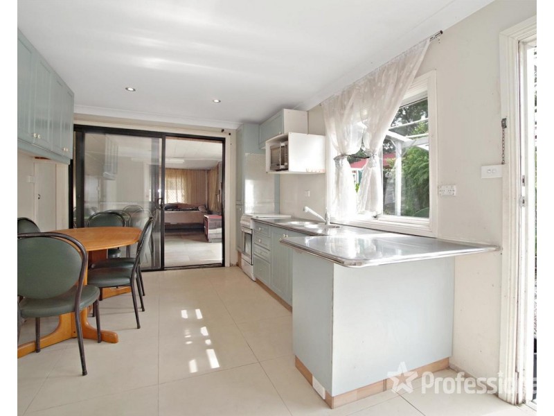 61 Waterside Crescent, Carramar NSW 2163