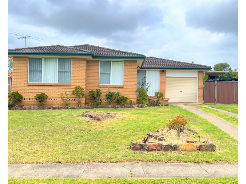 7 Malvern Close, St Johns Park NSW 2176