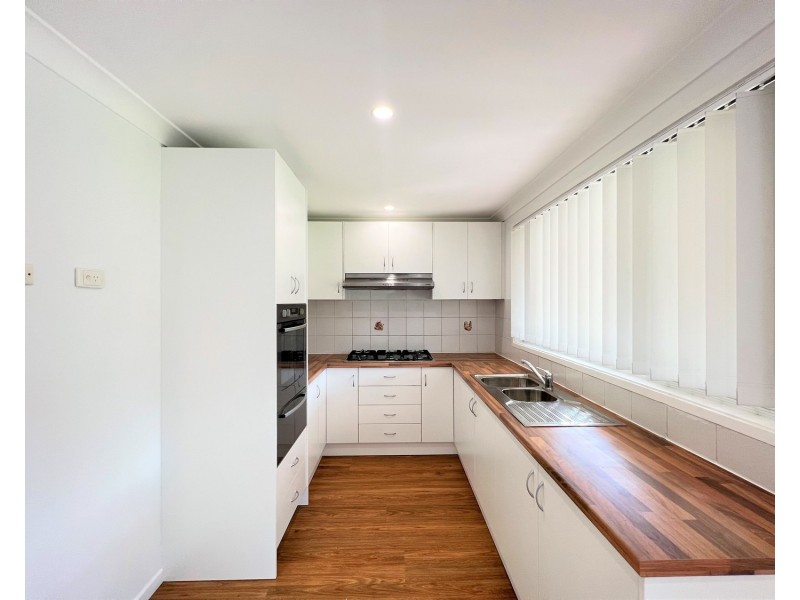7 Malvern Close, St Johns Park NSW 2176