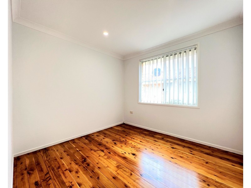 7 Malvern Close, St Johns Park NSW 2176