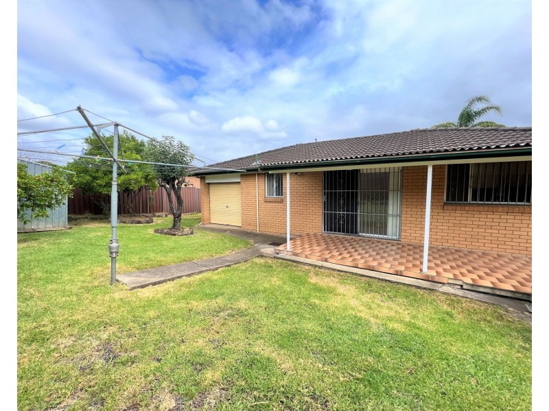 7 Malvern Close, St Johns Park NSW 2176