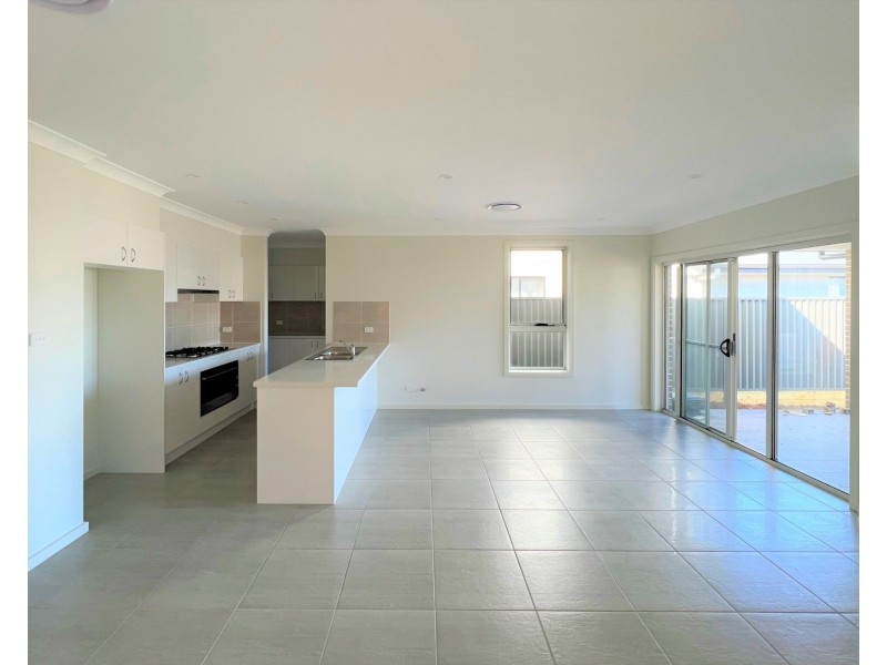 42 Chara Road, Austral NSW 2179