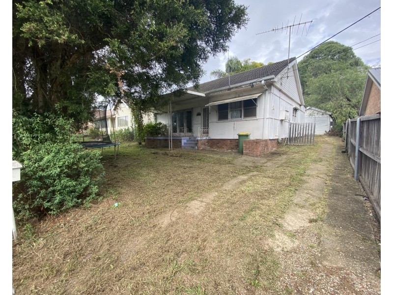 10 Laurel Street, Carramar NSW 2163