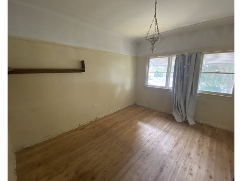 10 Laurel Street, Carramar NSW 2163
