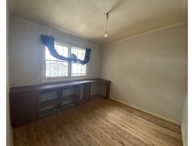 10 Laurel Street, Carramar NSW 2163