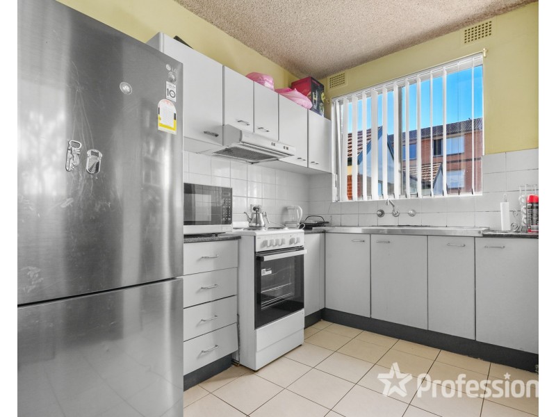 1/70 Hamilton Road, Fairfield NSW 2165