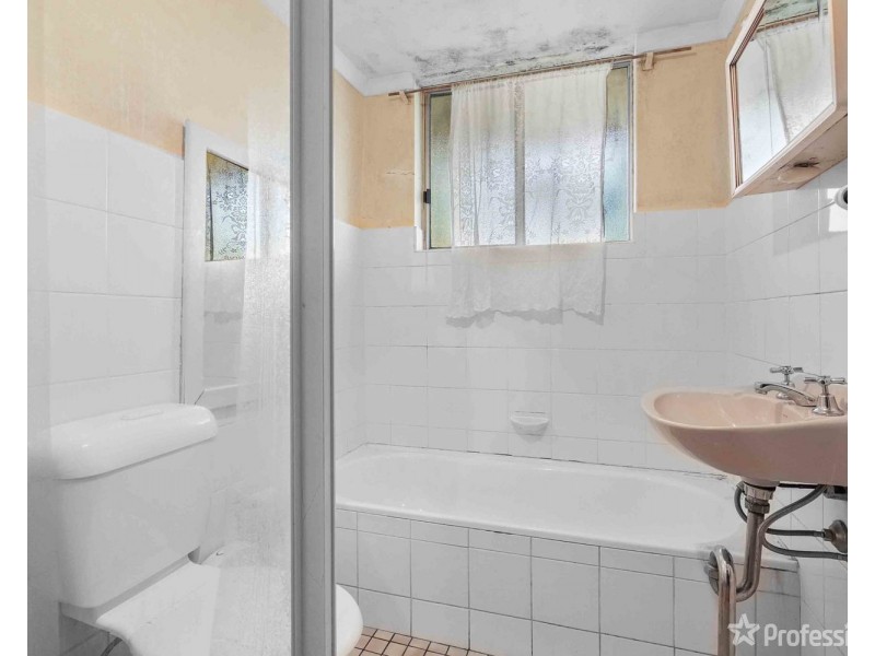 1/70 Hamilton Road, Fairfield NSW 2165