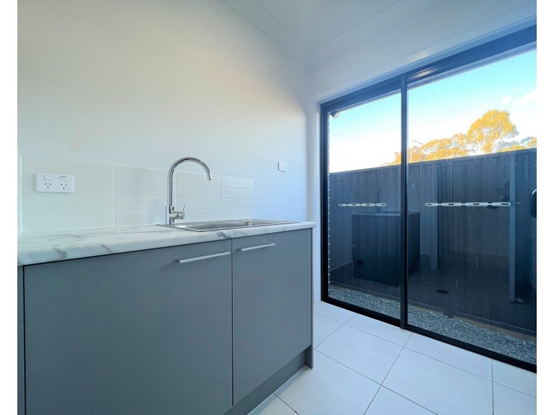 252 Eighth Avenue, Austral NSW 2179