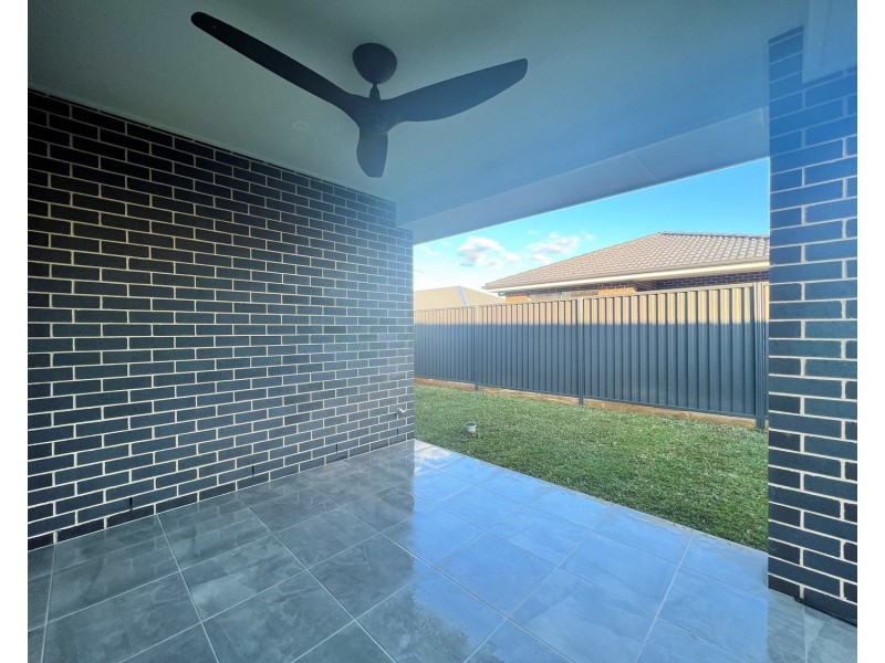 252 Eighth Avenue, Austral NSW 2179