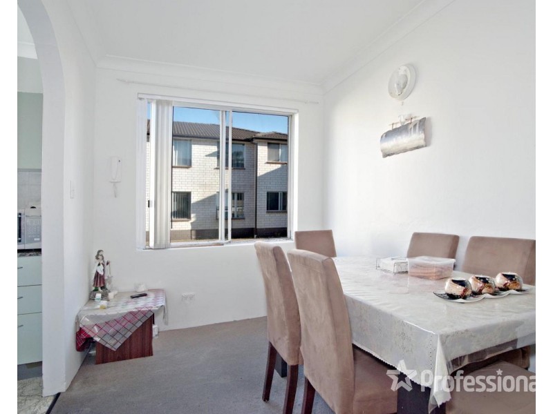 18/28-32 Wilga Street, Fairfield NSW 2165