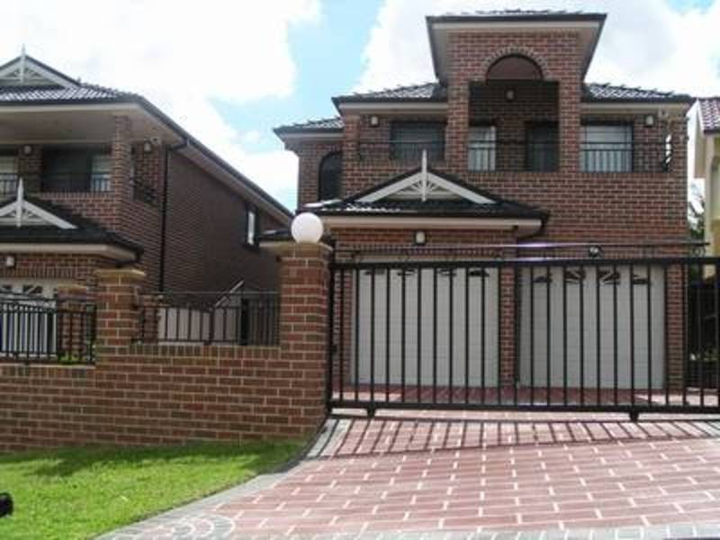 51B Lindeman Crescent, Green Valley NSW 2168