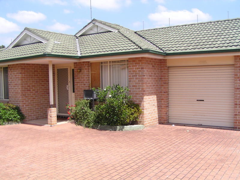 2/90 Allambie Road, Edensor Park NSW 2176