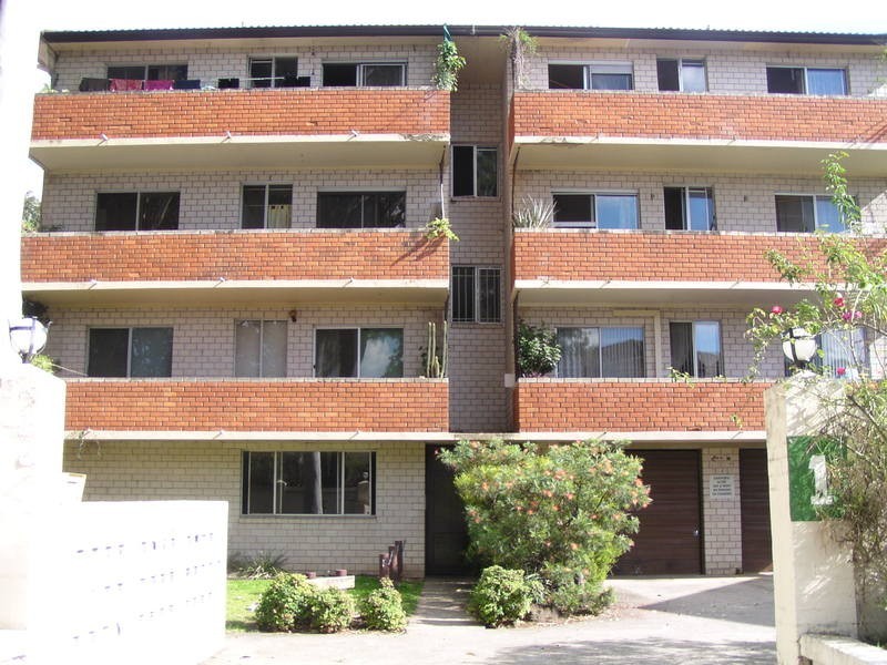 6/1 Waterside Crescent, Carramar NSW 2163