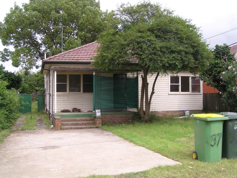 37 Granville Street, Fairfield NSW 2165