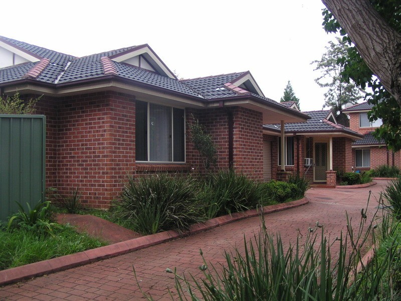 4/112 Camden Street, Fairfield Heights NSW 2165